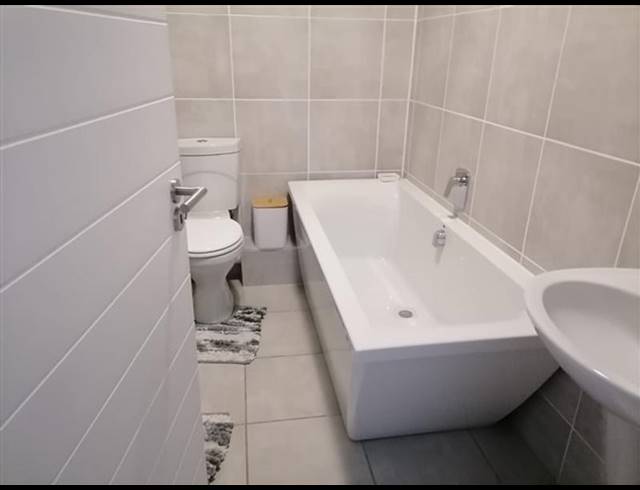 2 BEDROOM PROPERTY TO RENT IN LINBRO PARK